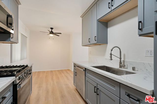 6133 Whitsett Avenue, 24 photo 5