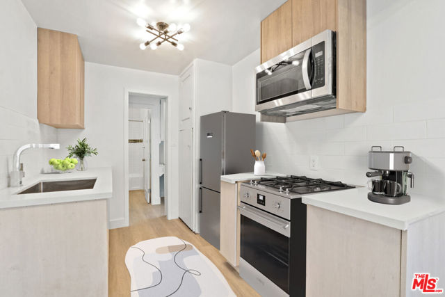 6064 Atlantic Avenue, Long Beach CA: https://media.crmls.org/mediaz/c43128f8-6150-4d4d-8ecf-3d8344782305.jpg