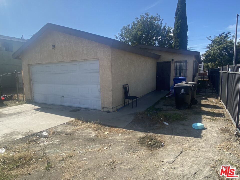 10001 Grape Street