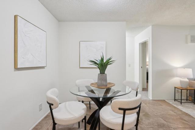 4205 Golden Oaks Lane, Monterey CA: https://media.crmls.org/mediaz/c431e374-9412-4e2c-8dec-83c22a0dc503.jpg