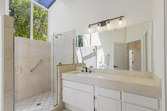 73042 Galleria Court, Palm Desert CA: https://media.crmls.org/mediaz/c432111d-001a-4680-9720-8ae44e136100.jpg