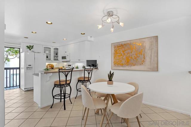 3238 Via Alicante, La Jolla CA: https://media.crmls.org/mediaz/c4323559-6ff9-47a9-ae0e-14cd08a2475b.jpg