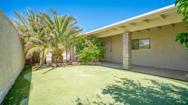 8582 Frontera Avenue, Yucca Valley CA: https://media.crmls.org/mediaz/c4327ae6-fc7f-4e7a-b7bc-16cc1f9ed924.jpg