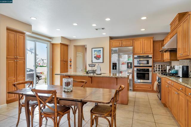 1489 Menton St, Danville CA: https://media.crmls.org/mediaz/c4345207-ee03-4f45-82d4-68c74f6f35e7.jpg