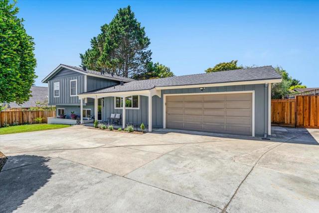 806 Clubhouse Drive, Aptos CA: https://media.crmls.org/mediaz/c4347abb-c2bf-440a-bdf3-4310c0b6e945.jpg