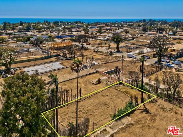 847 Iliff Street, Pacific Palisades CA: https://media.crmls.org/mediaz/c4352d03-c0c7-4e91-b7c3-b6d6de3ffdce.jpg