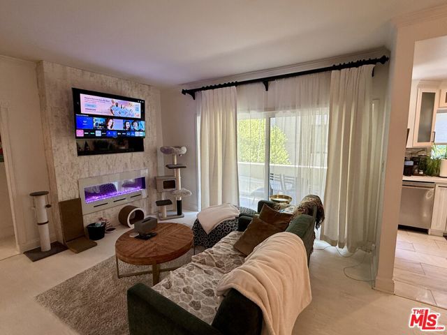1228 N La Cienega Boulevard, West Hollywood CA: https://media.crmls.org/mediaz/c436daf4-71fd-4f62-9569-dfba7fb5a426.jpg