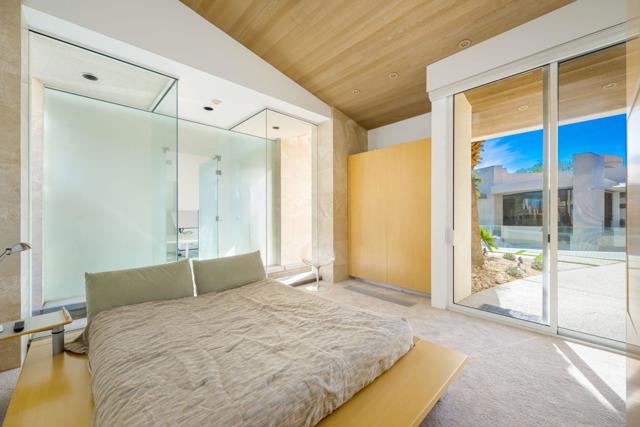 79095 Tom Fazio N Lane, La Quinta CA: https://media.crmls.org/mediaz/c436e738-d30f-49c4-80fb-a0f804990e76.jpg