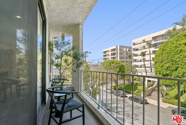 1140 Alta Loma Road, West Hollywood CA: https://media.crmls.org/mediaz/c437ddf3-36e8-480d-b7f8-3912f4b06daa.jpg