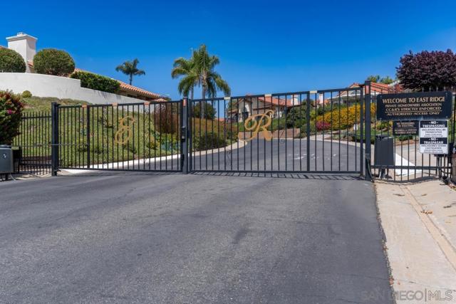 907 Ridge Heights Road, Fallbrook CA: https://media.crmls.org/mediaz/c4381a79-c9e1-4b9b-92da-26bec7a8ea35.jpg
