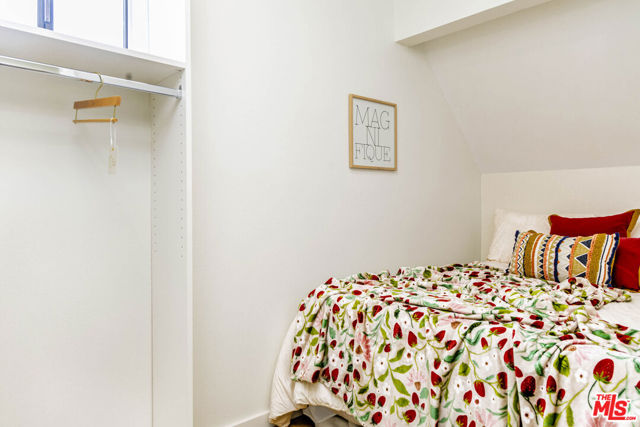 520 Barker Pass Road, Santa Barbara CA: https://media.crmls.org/mediaz/c4385bc1-a7ec-49cf-8ea2-068399b28ed8.jpg