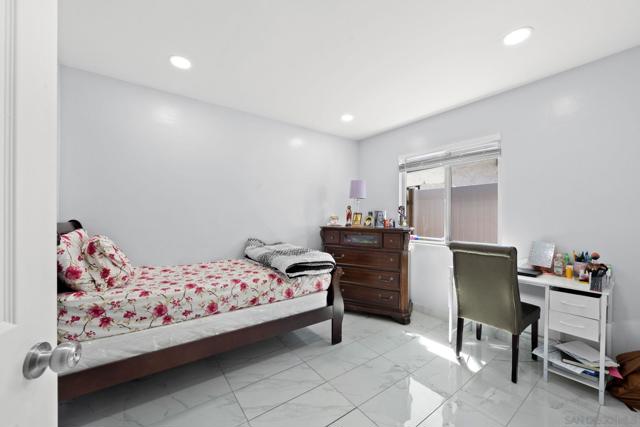 619 Dorothy St, El Cajon CA: https://media.crmls.org/mediaz/c4387dd2-aaf3-41a3-afa0-5c895b515cc6.jpg