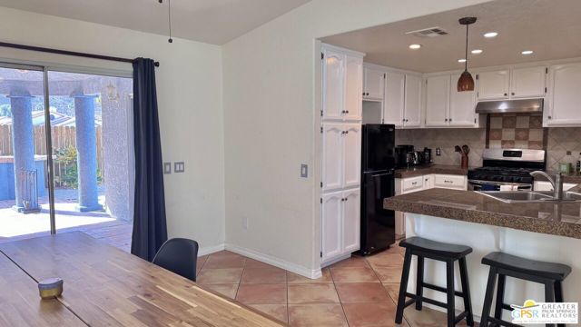 51905 Avenida Rubio, La Quinta CA: https://media.crmls.org/mediaz/c43ac576-416a-4ad2-ad5a-060586f23f43.jpg