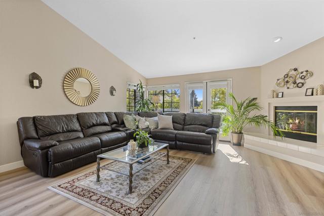 16404 Avenida Venusto, San Diego, California 92128, 3 Bedrooms Bedrooms, ,2 BathroomsBathrooms,Condominium,For Sale,Avenida Venusto,250020572SD