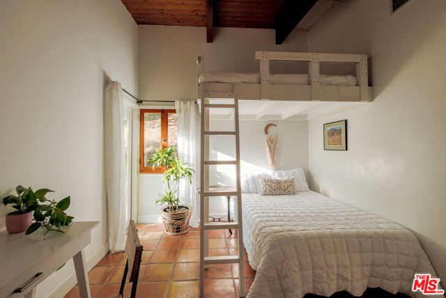 21316 Encina Road, Topanga CA: https://media.crmls.org/mediaz/c43b4579-cebc-4f23-a1d6-0f46127331b3.jpg