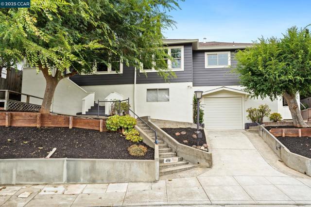 466 Clark St, Crockett CA: https://media.crmls.org/mediaz/c43bb183-ad82-4d11-b07b-17c03bcec6c6.jpg