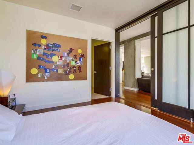 1100 S Hope Street, Los Angeles CA: https://media.crmls.org/mediaz/c43c080e-915e-4434-9f6a-41891a1f8858.jpg