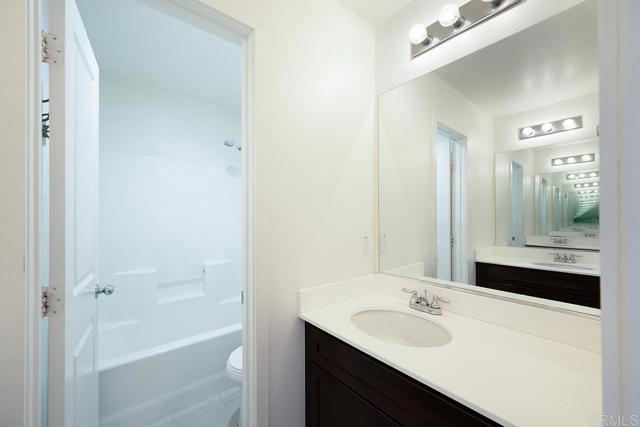 Detail Gallery Image 10 of 51 For 1817 Casa Torre Way, Chula Vista,  CA 91915 - 5 Beds | 3 Baths