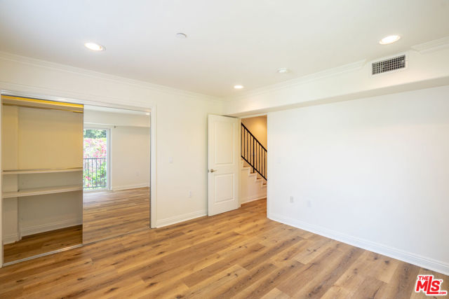 1529 S BEVERLY Drive, Los Angeles CA: https://media.crmls.org/mediaz/c43c887d-5018-4611-ba45-acb7cc2590d0.jpg