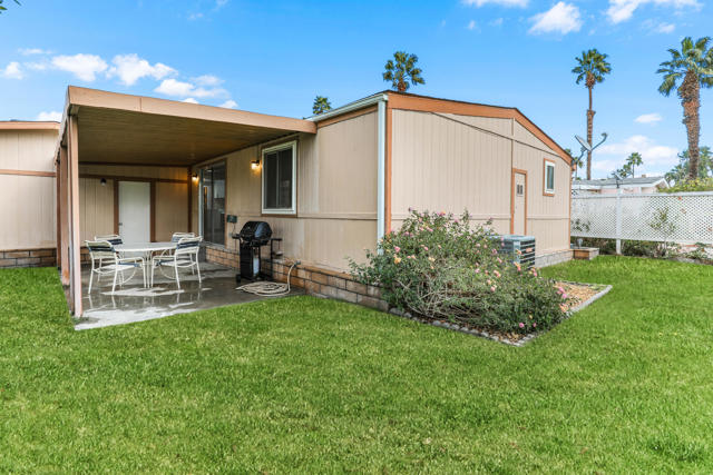 1223 Via Yolo, Cathedral City CA: https://media.crmls.org/mediaz/c43c891e-3da9-4439-8e1c-9b0e43eb4348.jpg