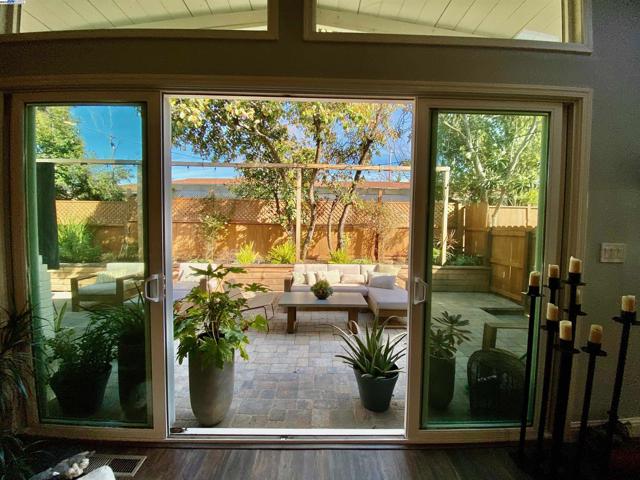 588 E Angela St, Pleasanton CA: https://media.crmls.org/mediaz/c43ccd7c-e605-4af9-816c-b0754ac47464.jpg