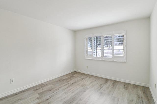 10263 Caminito Toronjo, San Diego CA: https://media.crmls.org/mediaz/c43cfb1d-7d9b-444e-83f6-2e448780f42c.jpg