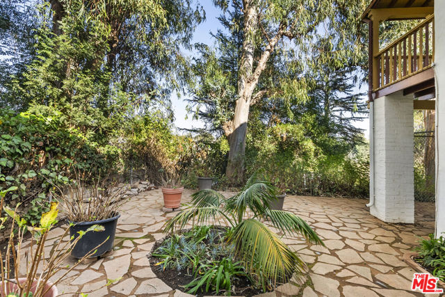 Drew Fenton | 334 N Carmelina Avenue Los Angeles CA | MLS: 7014320