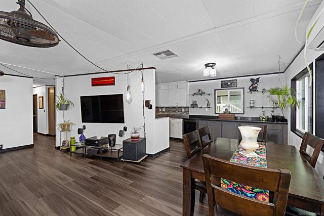 9100 Single Oak Dr, Lakeside CA: https://media.crmls.org/mediaz/c43e4aeb-db70-4ea8-af41-3e84e87f05e3.jpg