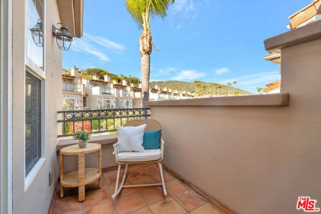 6412 Lunita Road, Malibu CA: https://media.crmls.org/mediaz/c43e6cd3-62a9-42c7-86c0-c24516e8cab3.jpg