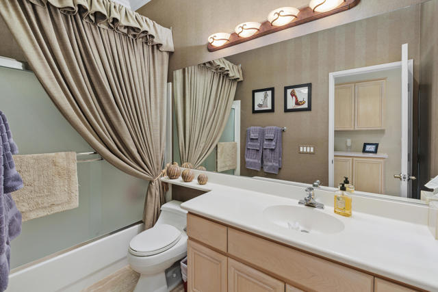 99 Kavenish Drive, Rancho Mirage CA: https://media.crmls.org/mediaz/c43f77a5-b331-41bd-af5a-c29cc5f9ace8.jpg