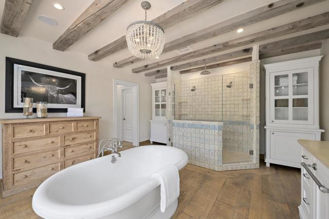3 Vintage Court, Woodside CA: https://media.crmls.org/mediaz/c43fdd76-6ce6-435b-9b2b-019f0d965646.jpg