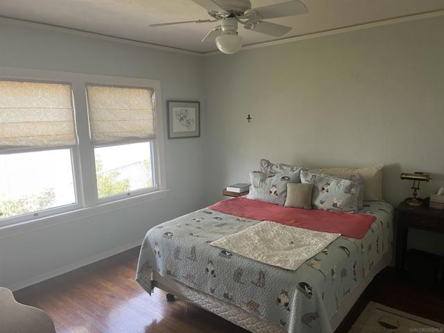 4866 Sussex Drive, San Diego CA: https://media.crmls.org/mediaz/c440a855-0275-4ea9-a74e-7cf43cfc1fdb.jpg