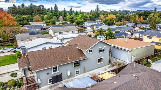 1672 Crescent Avenue, Castro Valley CA: https://media.crmls.org/mediaz/c440b40f-8fe3-4321-878c-6079b8204674.jpg