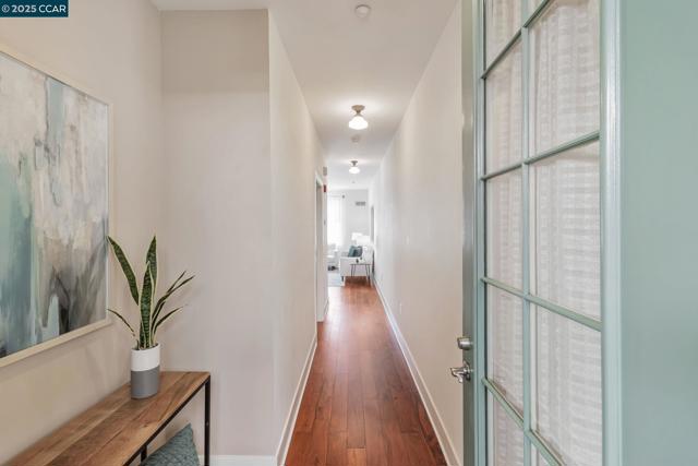 4395 Piedmont Ave, Oakland CA: https://media.crmls.org/mediaz/c4410906-891a-4ae1-96c7-1192048704e2.jpg