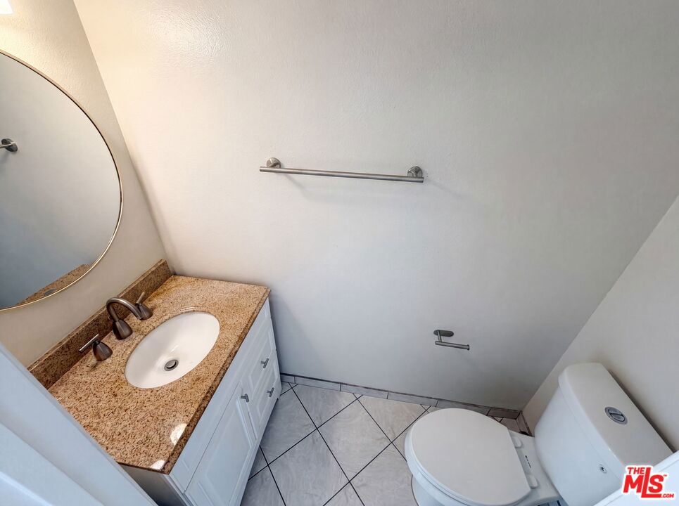 https://media.crmls.org/mediaz/c4416543-11c1-4aa3-ba3b-50ed92a93bea.jpg?preset=X-Large