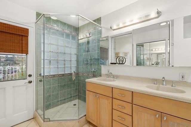 768 Sonrisa Street, Solana Beach CA: https://media.crmls.org/mediaz/c4439c03-b265-4998-9297-daadedbcd22d.jpg