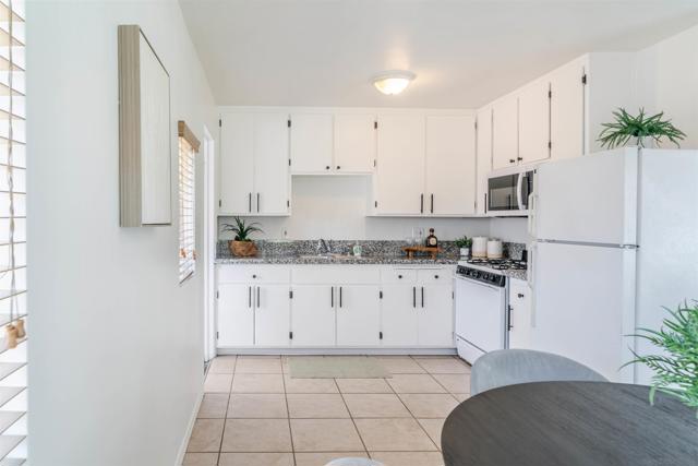 260 E St, Chula Vista CA: https://media.crmls.org/mediaz/c4443e6d-c5b0-4373-8cb4-a90cf566f3ac.jpg
