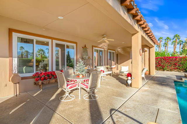 17 Corte Del Sol, Rancho Mirage CA: https://media.crmls.org/mediaz/c444bc6a-6f7a-4c66-b017-da1986f78288.jpg