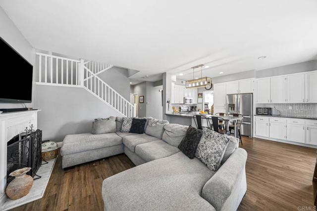 2552 Saddlehorn Drive, Chula Vista CA: https://media.crmls.org/mediaz/c4451a15-0f7d-4cd8-9422-07a4ddd7876b.jpg