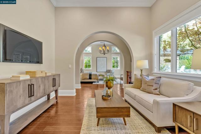 160 Camille Ave, Alamo CA: https://media.crmls.org/mediaz/c446a688-a744-4dd8-8b69-0379e9e5c3fe.jpg