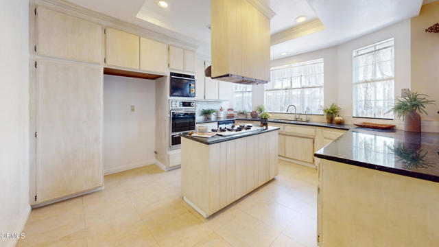 Detail Gallery Image 7 of 29 For 123 N Alhambra Ave #C,  Monterey Park,  CA 91755 - 3 Beds | 2/1 Baths