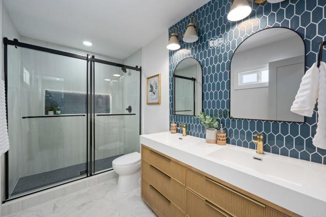 4824 Siesta Drive, Oceanside CA: https://media.crmls.org/mediaz/c447c8c3-9dd1-42d7-9f67-f15e38ce2c35.jpg