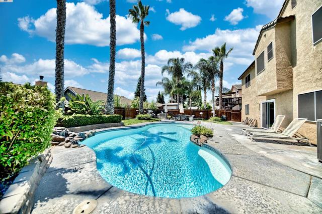 4516 Old Mill Ct, Salida CA: https://media.crmls.org/mediaz/c448d5b1-fe46-415d-906f-26e70833b3f8.jpg