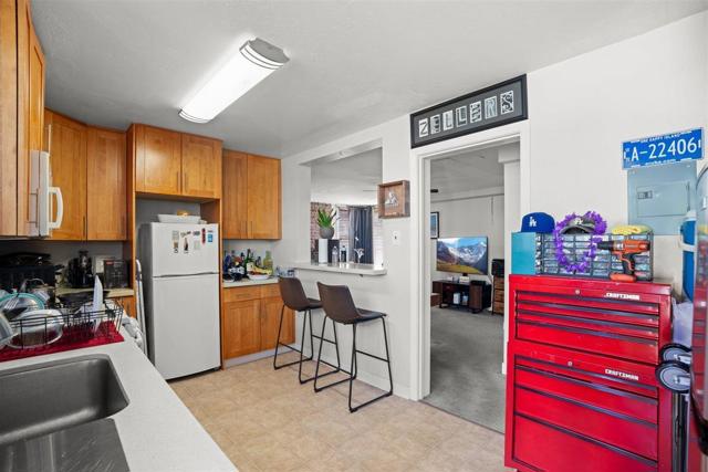 315 Grand Boulevard, San Mateo CA: https://media.crmls.org/mediaz/c4490972-c6f0-4ba7-bd8e-f9b6880c5c6f.jpg