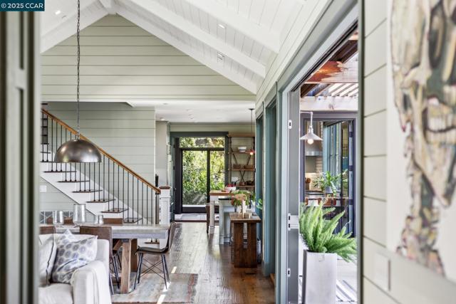 25 La Campana, Orinda CA: https://media.crmls.org/mediaz/c44988a2-a636-49a8-b0ab-05808af12f38.jpg