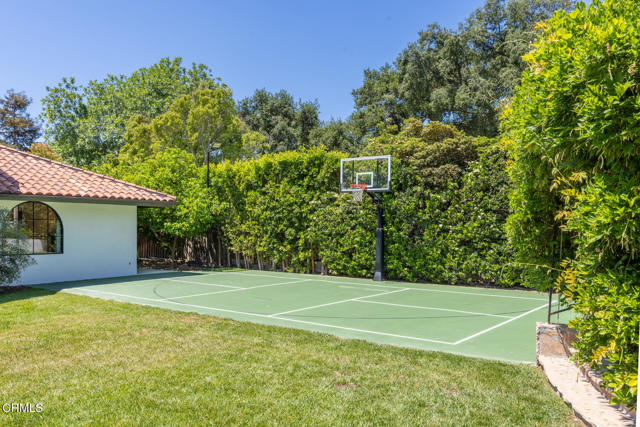 4435 Encinas Drive, La Canada Flintridge CA: https://media.crmls.org/mediaz/c44ad8f5-962a-45c5-96c7-f481ca321648.jpg