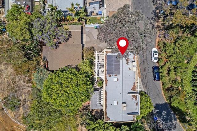 405 W Nutmeg St, San Diego CA: https://media.crmls.org/mediaz/c44aec86-77de-4d8b-a677-9b9b36eac6c2.jpg