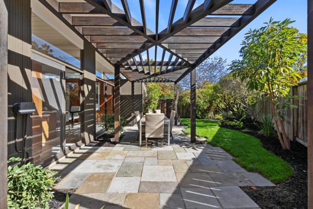 Pergola Patio Area Off Kitchen - Dining