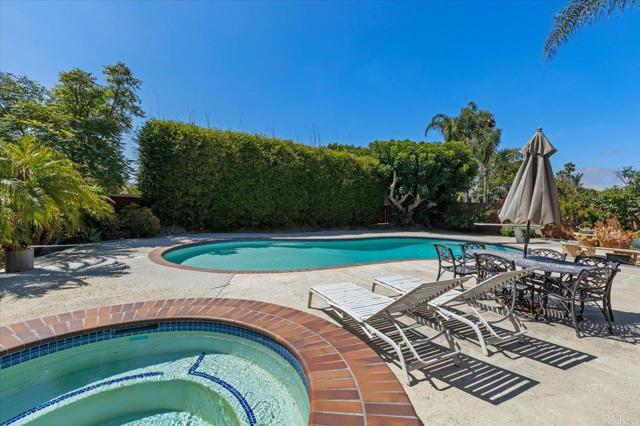 Detail Gallery Image 18 of 39 For 4635 Allende Ave, Oceanside,  CA 92057 - 4 Beds | 3 Baths