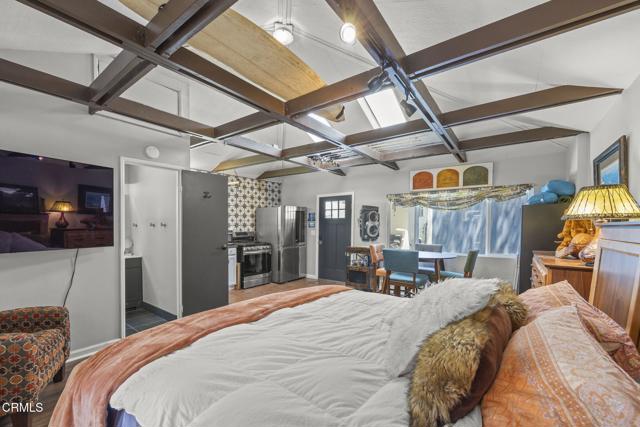 301 Park Road, Ojai CA: https://media.crmls.org/mediaz/c44bbc48-dfb5-408f-9bff-9b6774473122.jpg